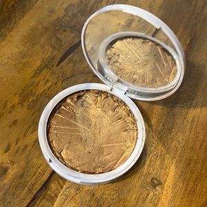 Fenty Beauty Toast’d Swirl Bronze Shimmer in Pecan Swiller